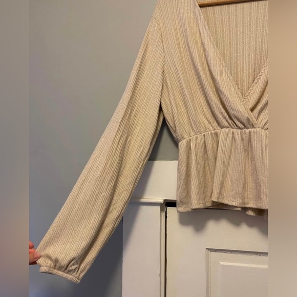 Ribbed Knit Surplice Top - Picture 4 of 10